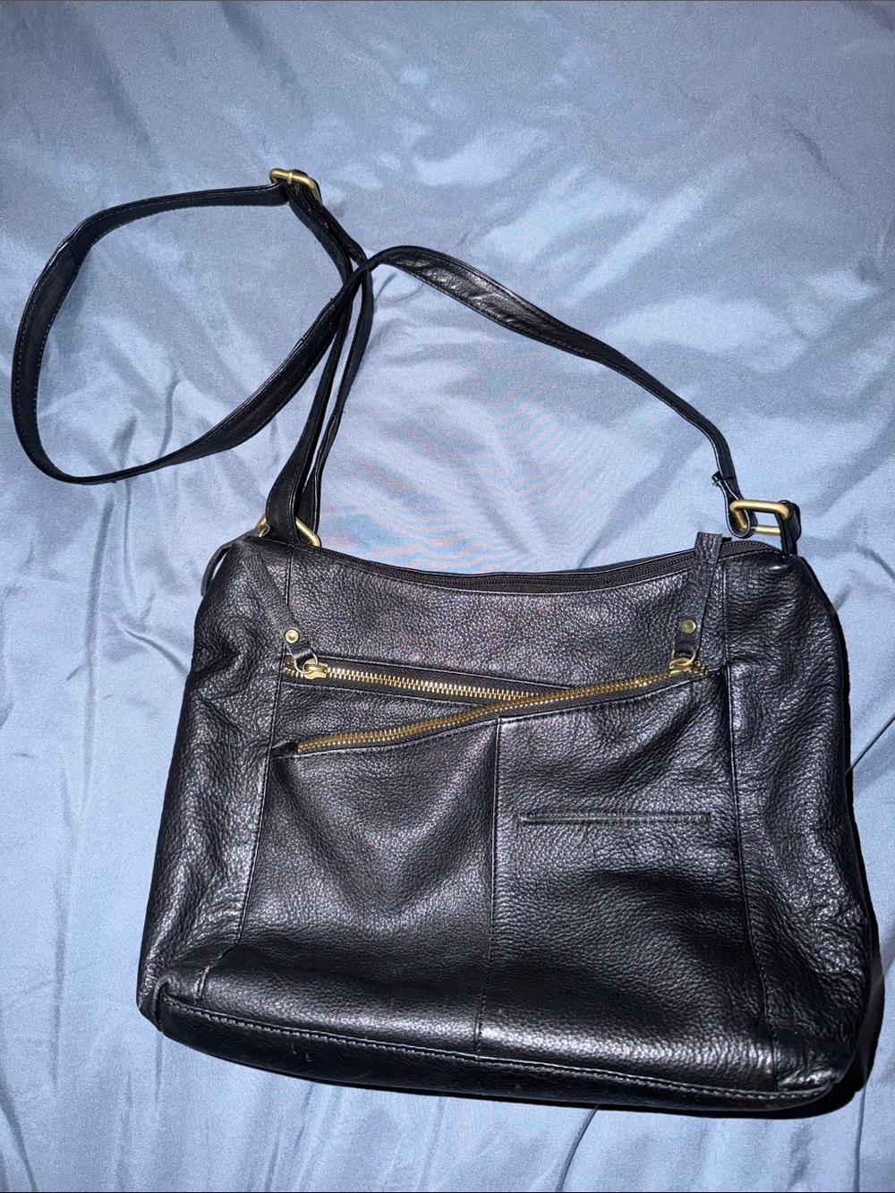 Classic Black Leather Crossbody Shoulder Bag - Timeless Everyday Carry